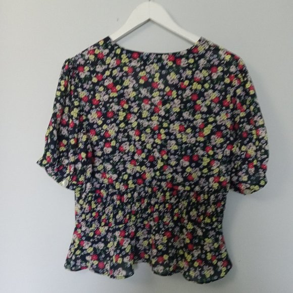 CUPCAKES AND CASHMERE | Meg Puff Sleeve Blouse - Picture 2 of 9